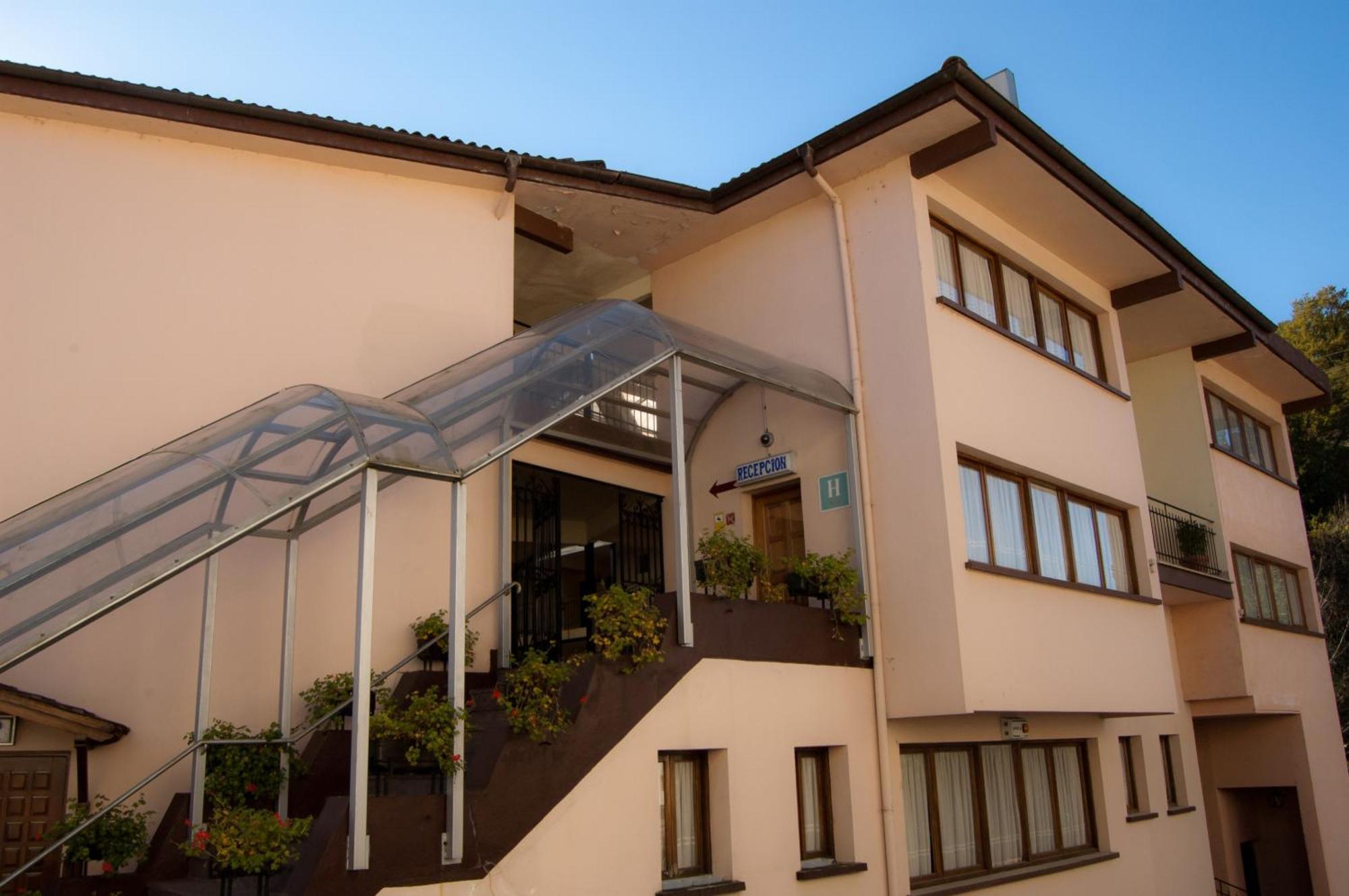Hotel Urgain Oronoz-Mugaire Ngoại thất bức ảnh