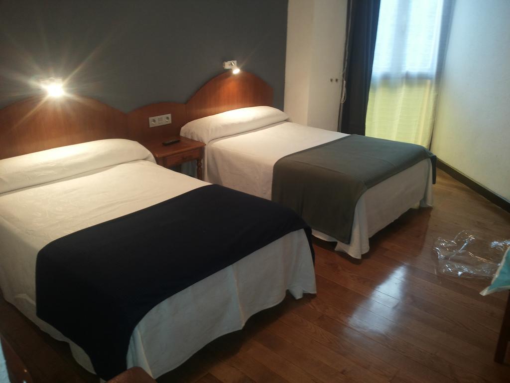 Hotel Urgain Oronoz-Mugaire Ngoại thất bức ảnh