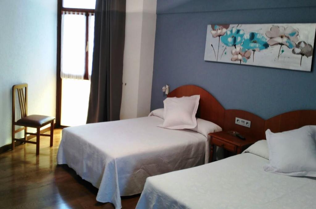 Hotel Urgain Oronoz-Mugaire Ngoại thất bức ảnh